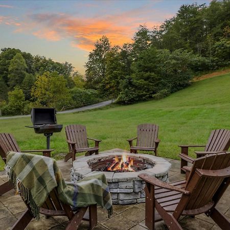 Hot Tub Fire Pit Game Room Theater Easy Access Sleeps 12 - Black Bear Lodge Pigeon Forge Eksteriør bilde