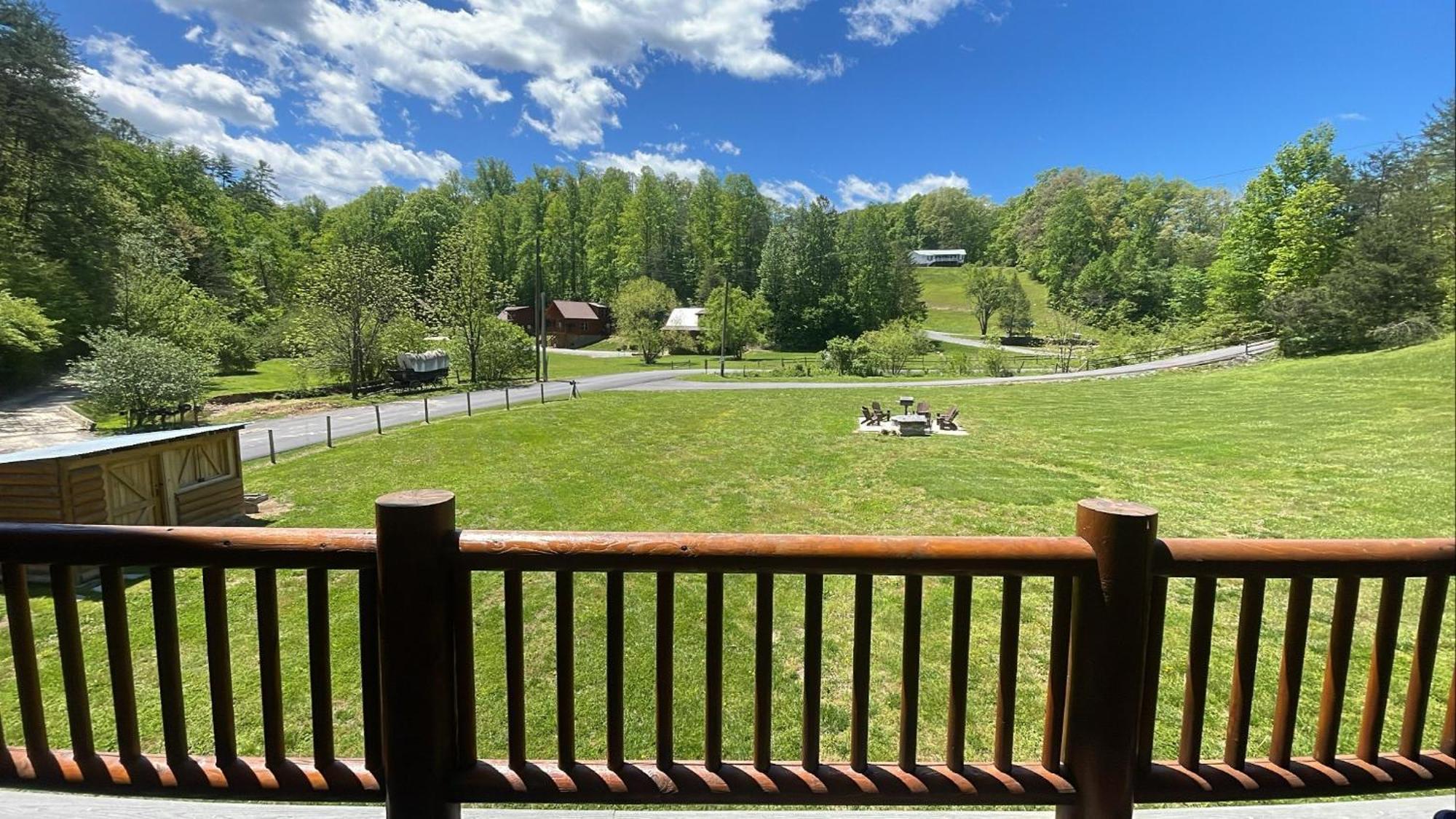 Hot Tub Fire Pit Game Room Theater Easy Access Sleeps 12 - Black Bear Lodge Pigeon Forge Eksteriør bilde