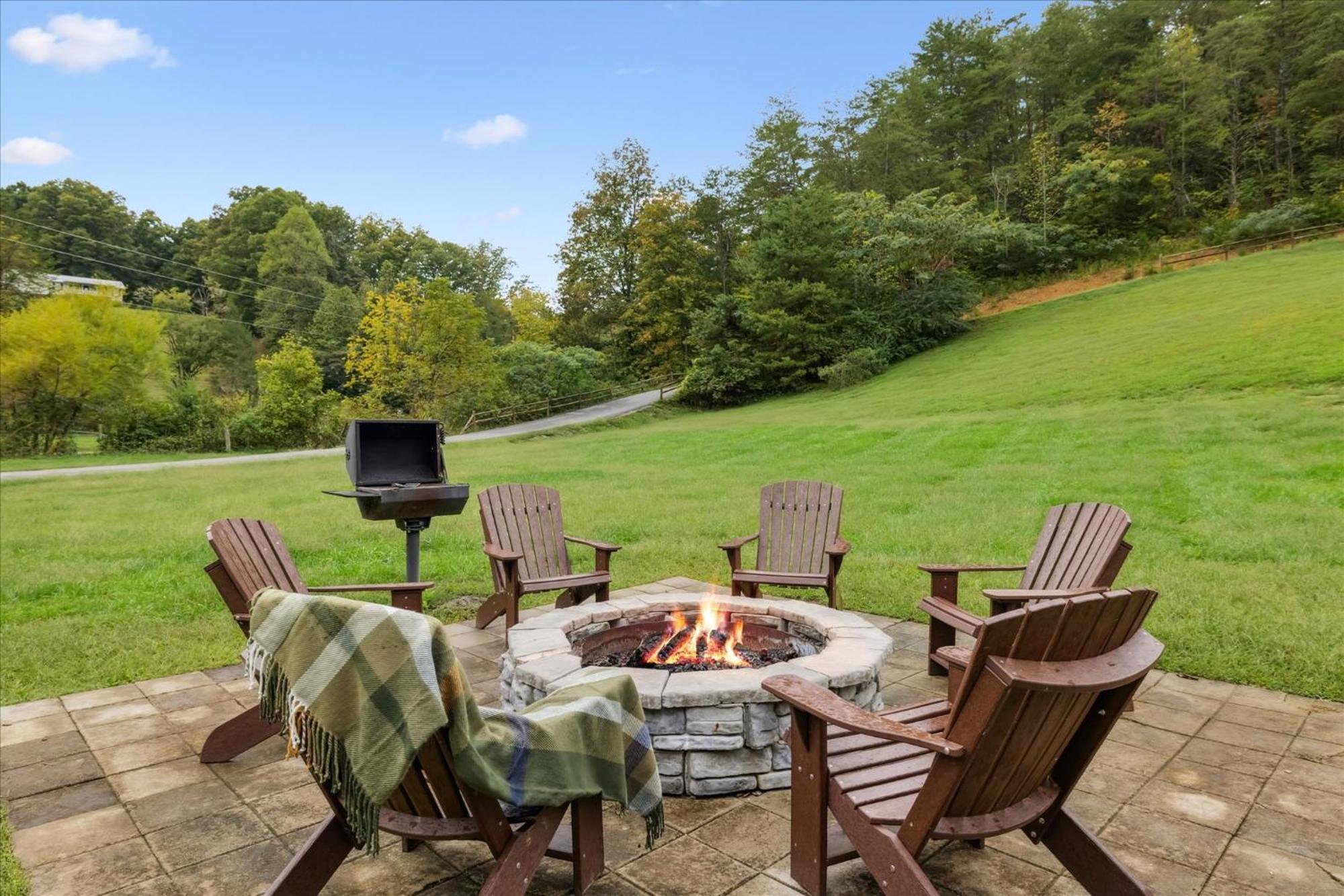 Hot Tub Fire Pit Game Room Theater Easy Access Sleeps 12 - Black Bear Lodge Pigeon Forge Eksteriør bilde